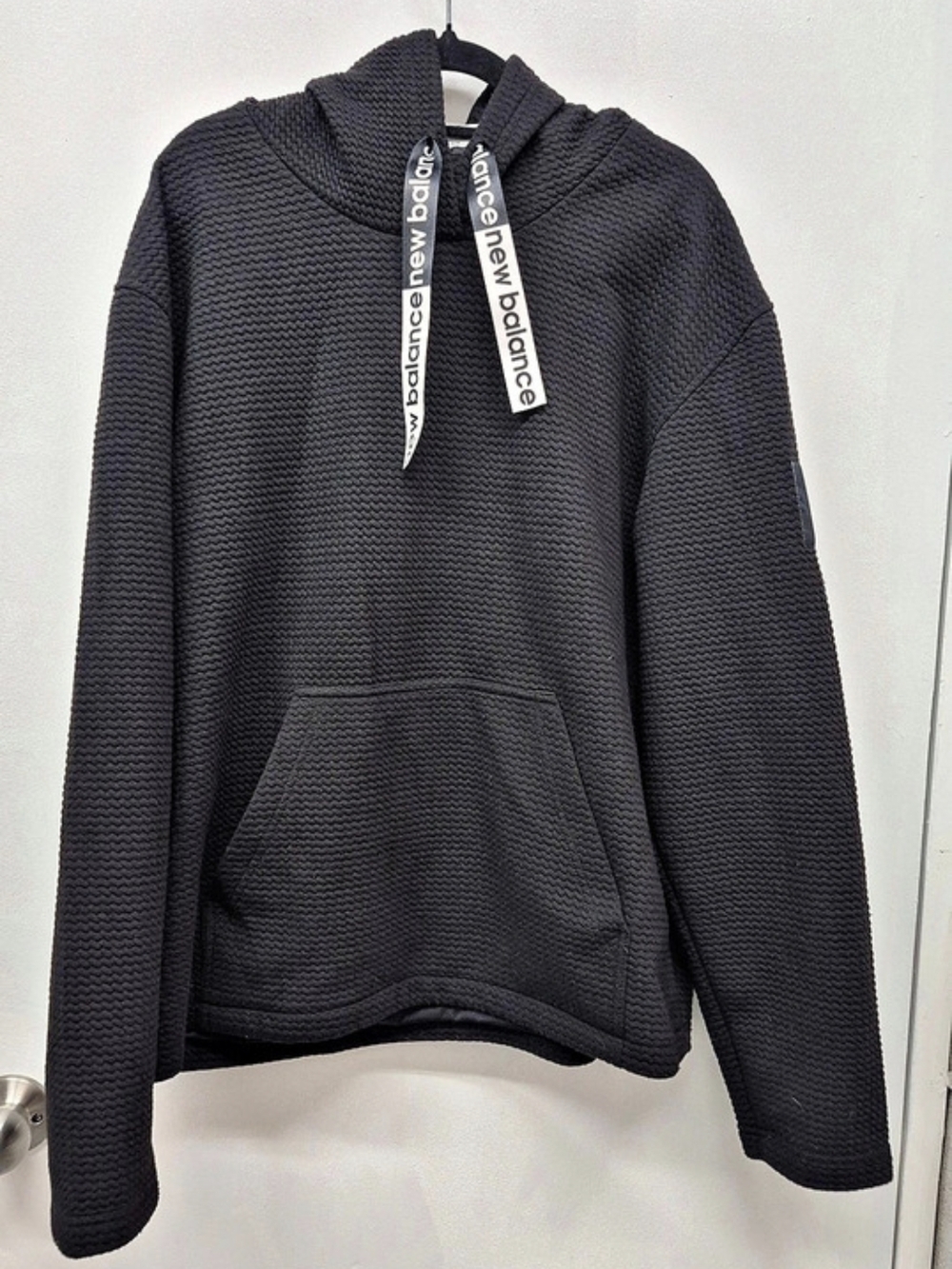 New Balance NB H130593 Textured Hoodie in Black Size Large Like New